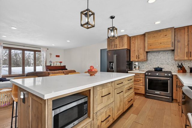 3302 Carneva NE, Alexandria, MN 56308