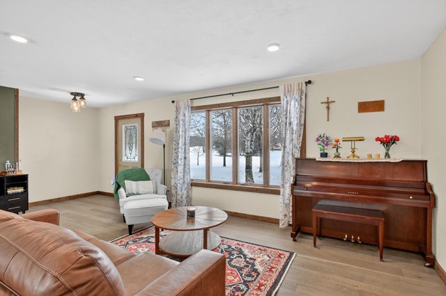 3302 Carneva NE, Alexandria, MN 56308