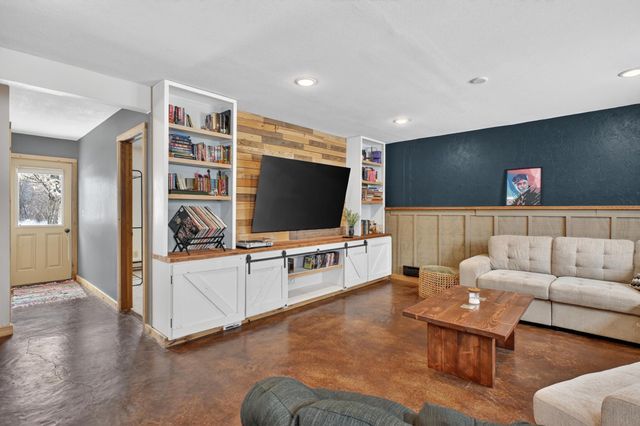 3302 Carneva NE, Alexandria, MN 56308