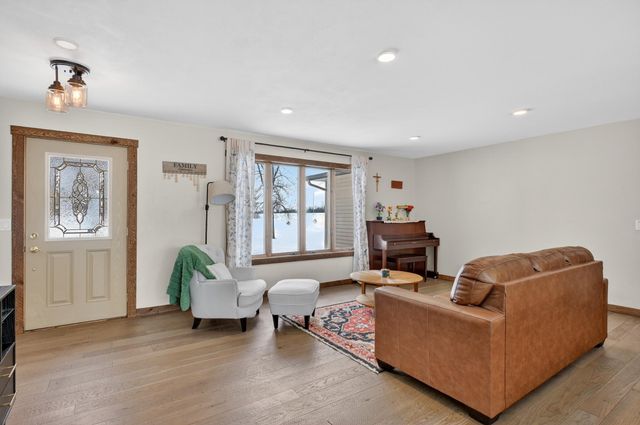 3302 Carneva NE, Alexandria, MN 56308