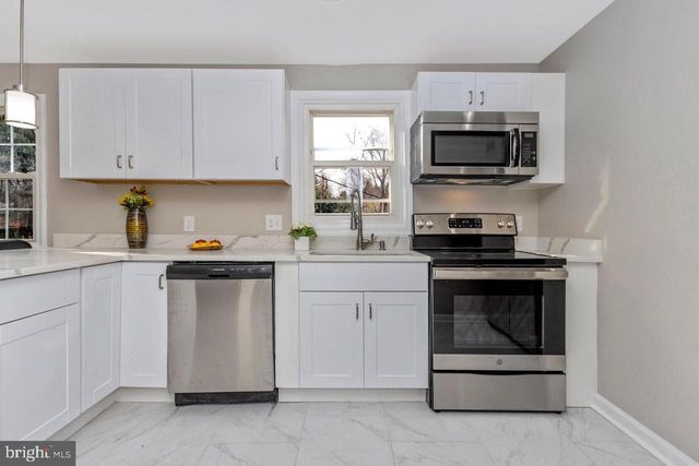 6738 ALLVIEW DR, Columbia, MD 21046