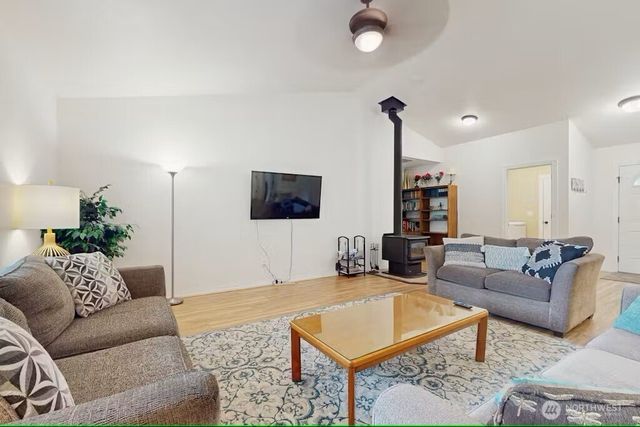 120 Pine Glen Court, Easton, WA 98925