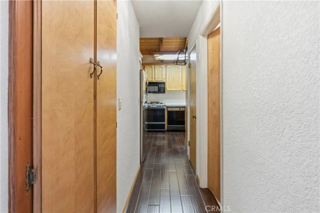 24036 Cresta, Crestline, CA 92325