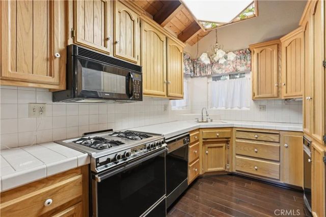 24036 Cresta, Crestline, CA 92325