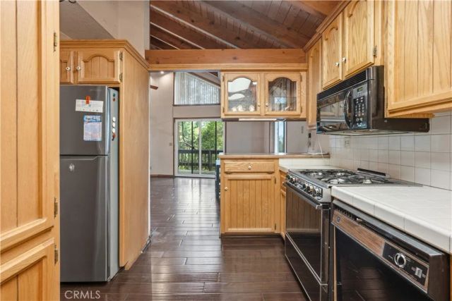 24036 Cresta, Crestline, CA 92325