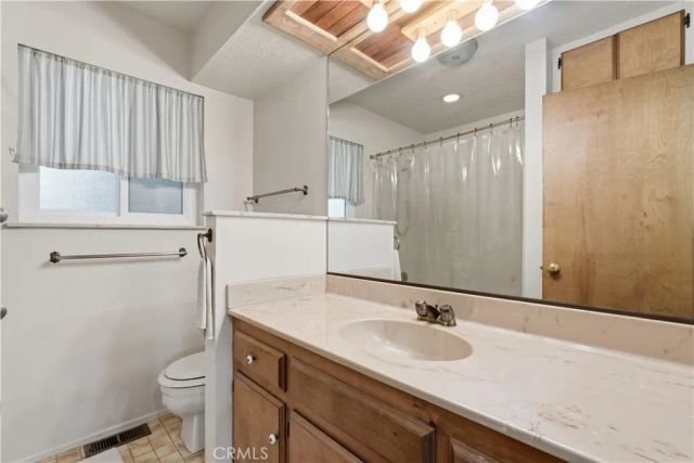 24036 Cresta, Crestline, CA 92325