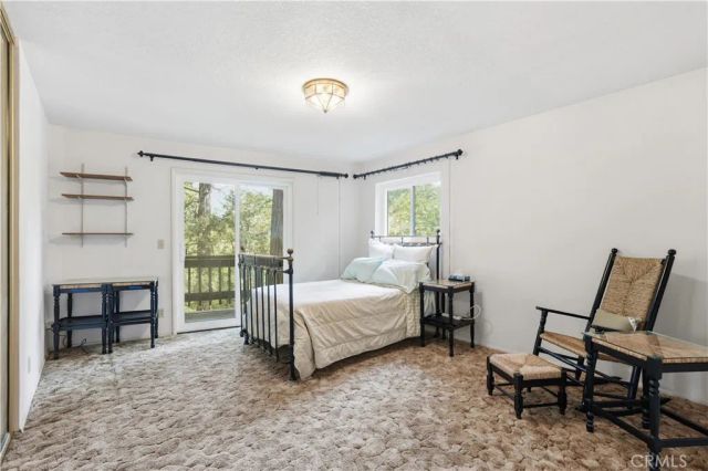 24036 Cresta, Crestline, CA 92325