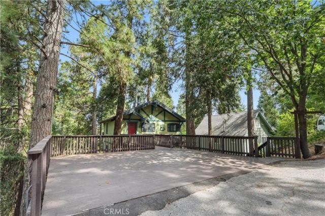 24036 Cresta, Crestline, CA 92325