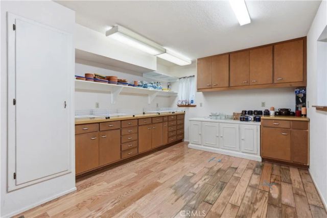 24036 Cresta, Crestline, CA 92325