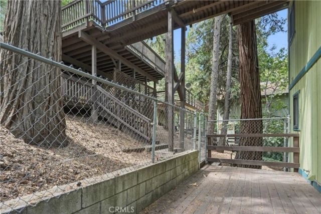24036 Cresta, Crestline, CA 92325