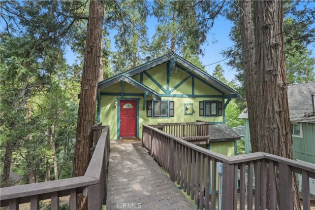 24036 Cresta, Crestline, CA 92325