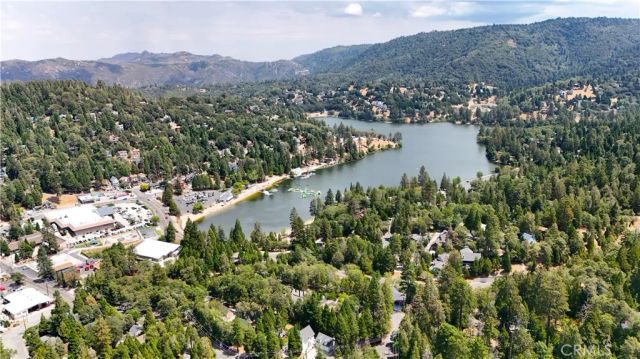 24036 Cresta, Crestline, CA 92325