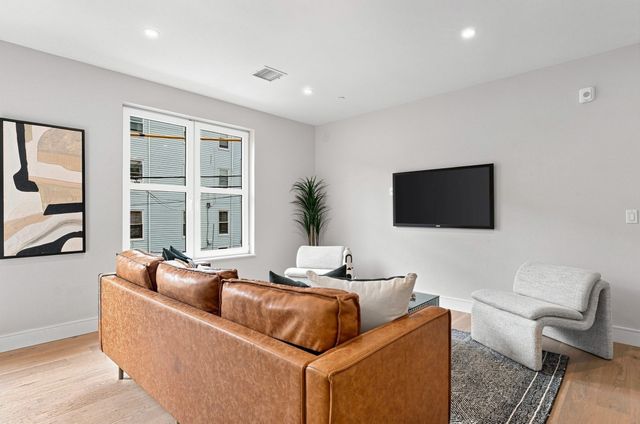 27 Guild Street 101, Boston, MA 02119