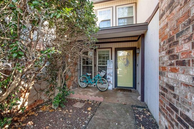 14012 Crossing Way E, Edmond, OK 73013