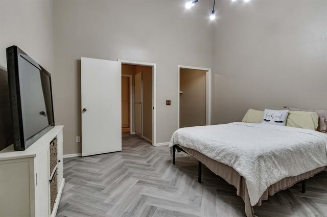 14012 Crossing Way E, Edmond, OK 73013