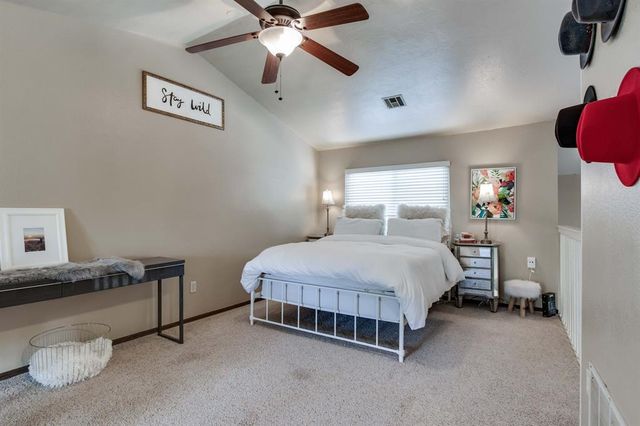 14012 Crossing Way E, Edmond, OK 73013