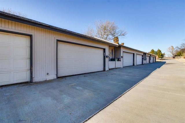 14012 Crossing Way E, Edmond, OK 73013