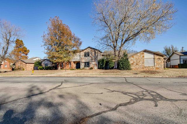 14012 Crossing Way E, Edmond, OK 73013