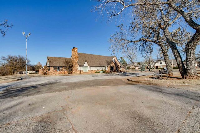 14012 Crossing Way E, Edmond, OK 73013