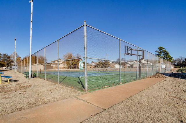 14012 Crossing Way E, Edmond, OK 73013