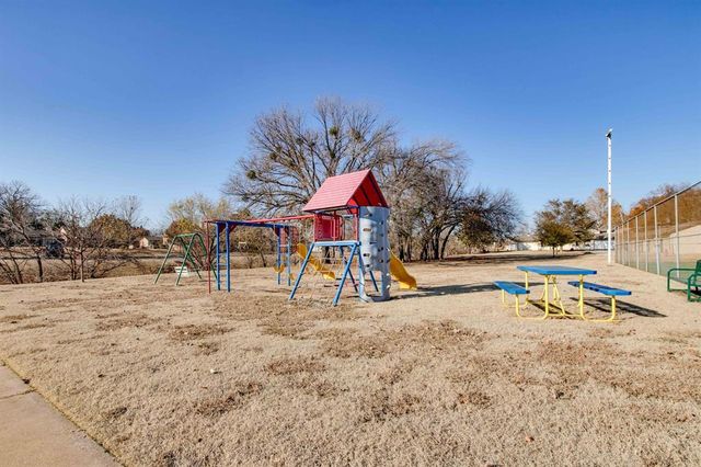 14012 Crossing Way E, Edmond, OK 73013