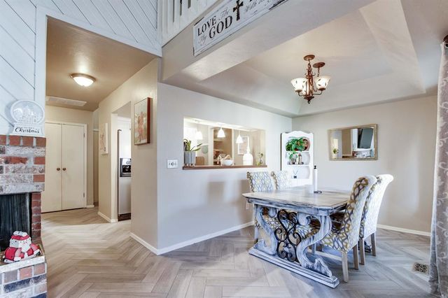 14012 Crossing Way E, Edmond, OK 73013