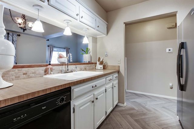 14012 Crossing Way E, Edmond, OK 73013