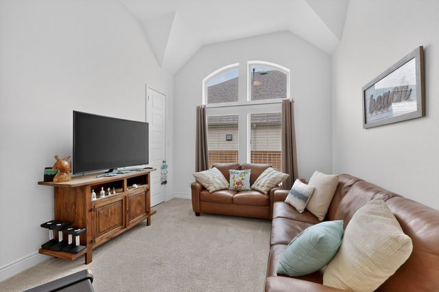 3917 Redbud Drive, Aubrey, TX 76227