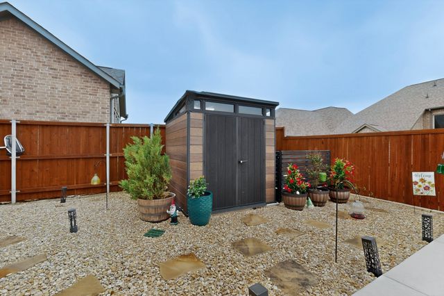 3917 Redbud Drive, Aubrey, TX 76227