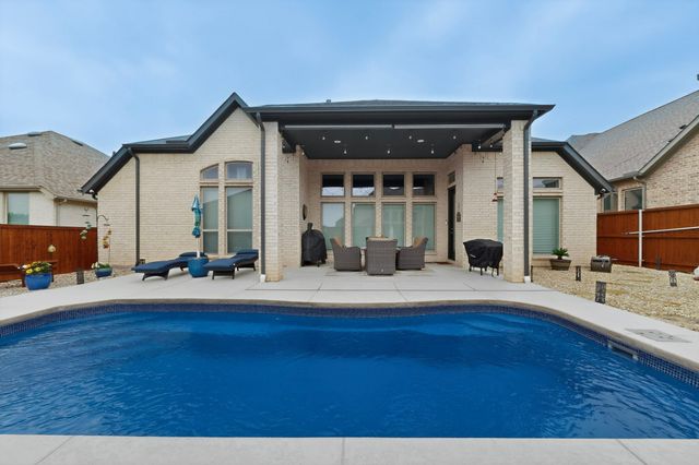 3917 Redbud Drive, Aubrey, TX 76227