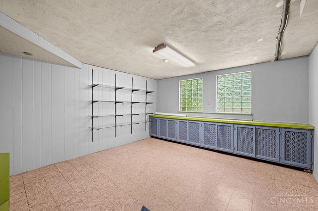 3044 Coral Park Drive, Cincinnati, OH 45211