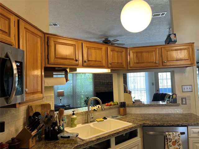 10915 Kentington Oak Drive, Humble, TX 77396