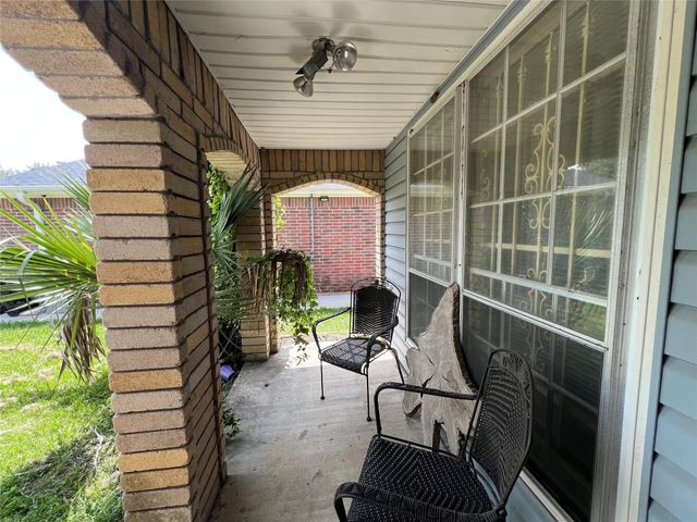 10915 Kentington Oak Drive, Humble, TX 77396