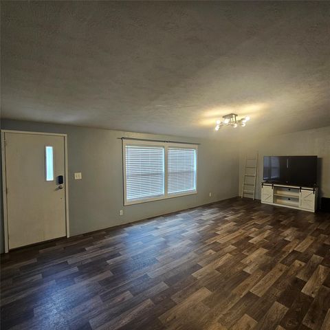 139 Malcolm Street, Ames, TX 77575