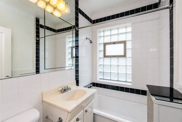 2328 N Lincoln Park West Avenue 4A, Chicago, IL 60614