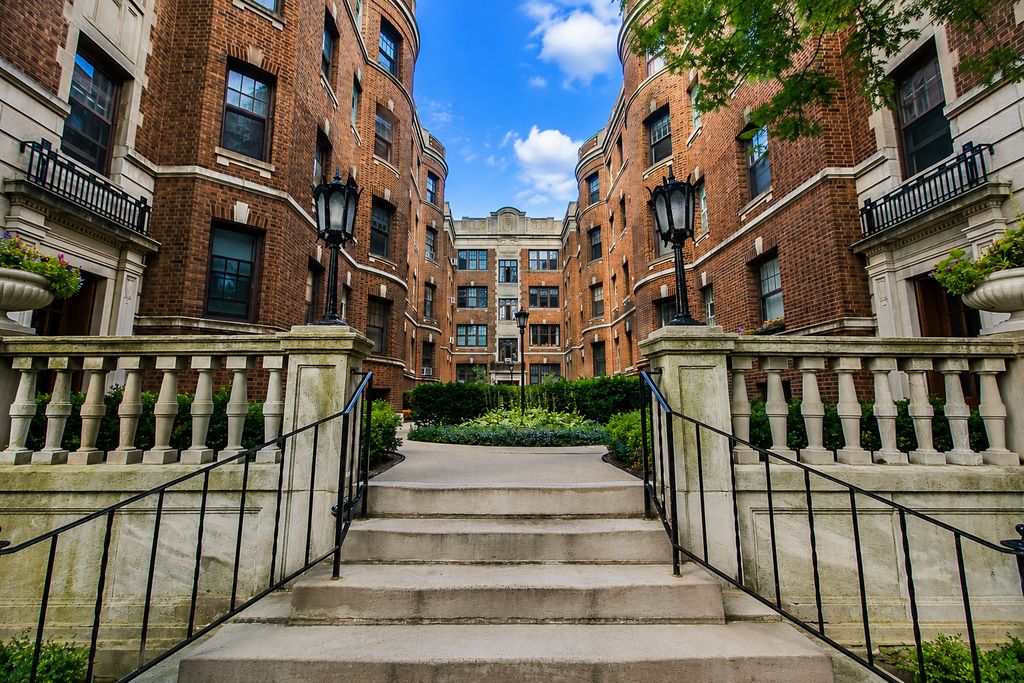 2328 N Lincoln Park West Avenue 4A, Chicago, IL 60614