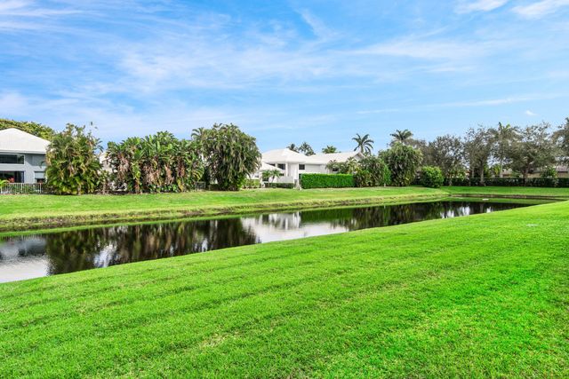 6237 San Michel Way, Delray Beach, FL 33484