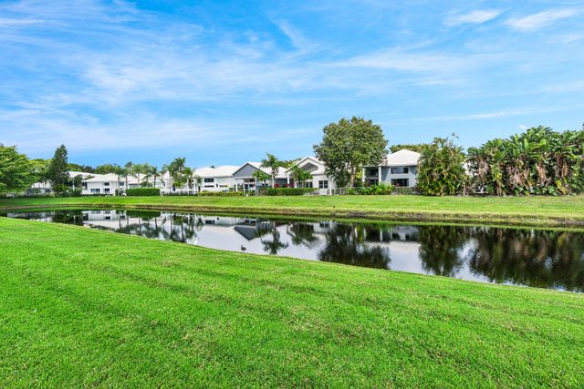 6237 San Michel Way, Delray Beach, FL 33484