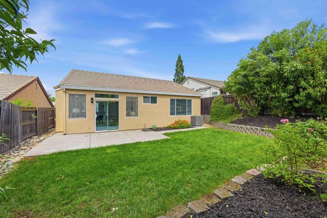 118 Farham, Folsom, CA 95630