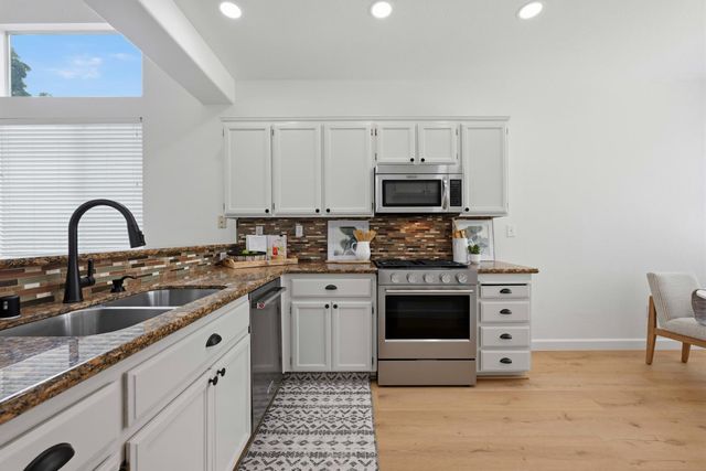 118 Farham, Folsom, CA 95630