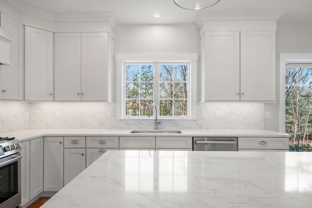 15 Oak Avenue, Bourne, MA 02534