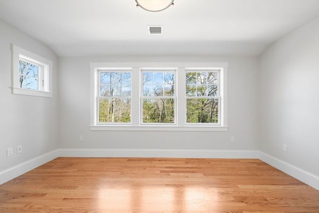 15 Oak Avenue, Bourne, MA 02534