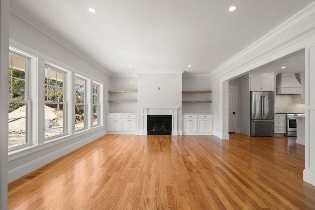 15 Oak Avenue, Bourne, MA 02534