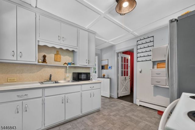 7 New St, Washington Boro, NJ 07882