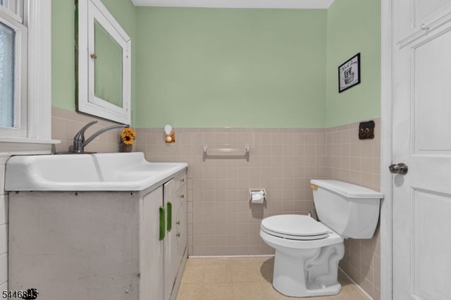 7 New St, Washington Boro, NJ 07882