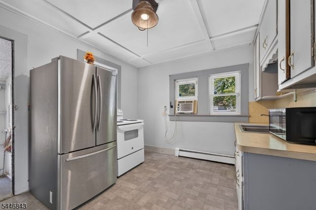 7 New St, Washington Boro, NJ 07882