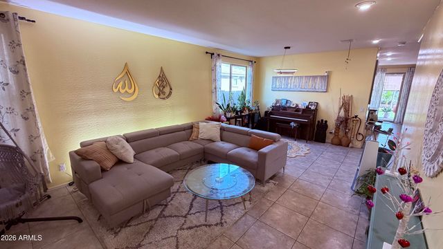 7819 S 41ST Drive, Laveen, AZ 85339