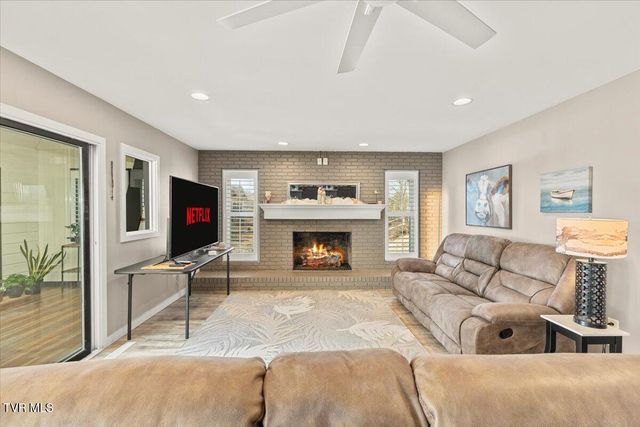 281 Sugar Hollow Trail, Piney Flats, TN 37686