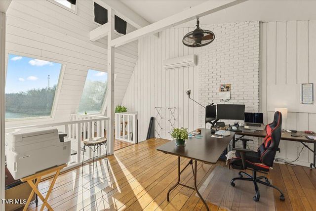 281 Sugar Hollow Trail, Piney Flats, TN 37686