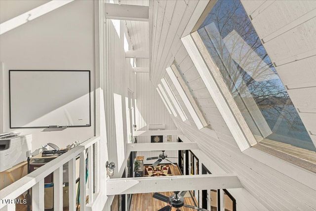 281 Sugar Hollow Trail, Piney Flats, TN 37686